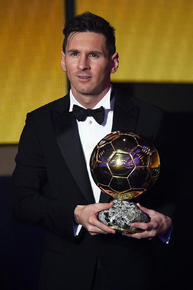 半场战报：科莫0-0卡利亚里（半场战况：科莫与卡利亚里战成0-0）