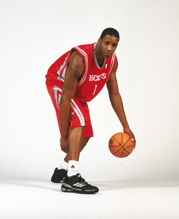 青训球员获得首发机会，表现不俗（青训小将首发登场，发挥亮眼）