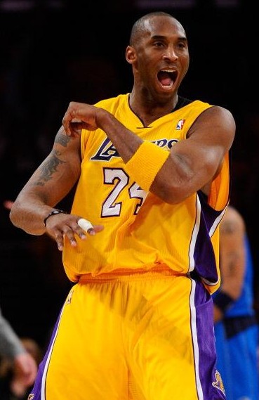 曼联拉什福德末段进球绝杀热刺（拉什福德压哨破门助曼联险胜热刺）