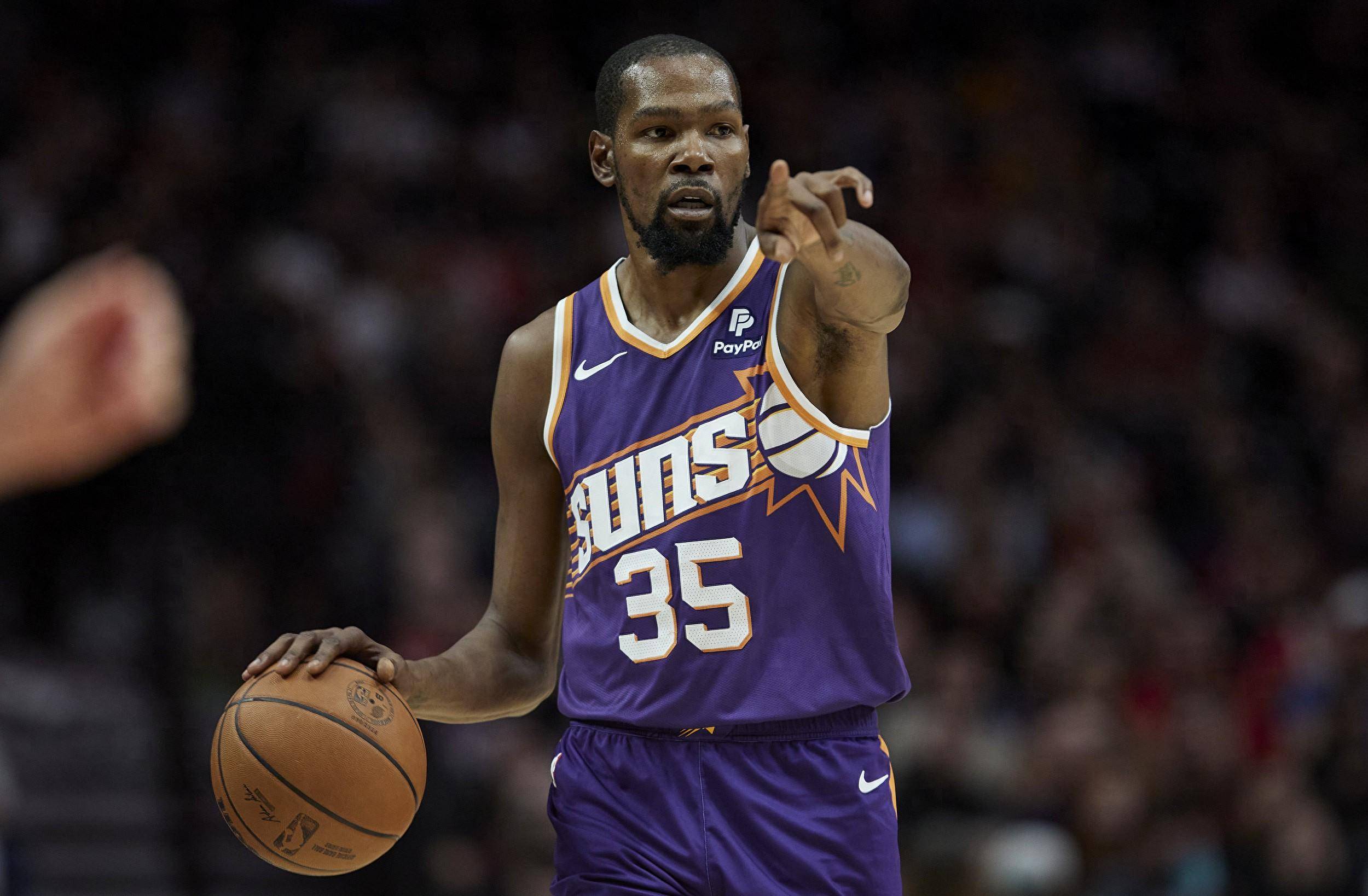 狼队14轮仅积2分排名英超垫底，上赛季曾双杀曼联（从双杀曼联到英超垫底：狼队14轮仅得2分）