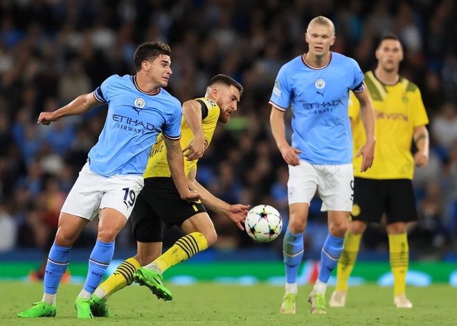 对乌奈-西蒙说了啥？恩里克打趣：别想进我带的国家队了（恩里克调侃乌奈-西蒙：别想入选我执教的国家队）