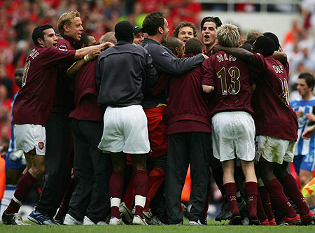 6分42秒，姆巴佩完成欧冠历史第二快帽子戏法（姆巴佩6分42秒上演欧冠史上第二快帽子戏法）