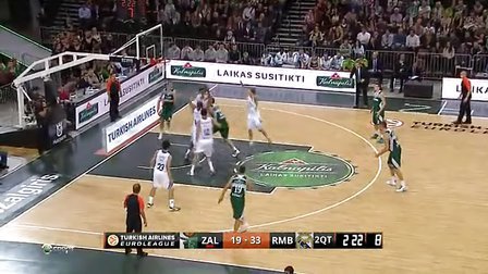 TA：维尼修斯续约要求3000万欧年薪，不排除皇马将他出售可能（TA：维尼修斯续约要价3000万欧年薪，皇马或考虑将其出售）