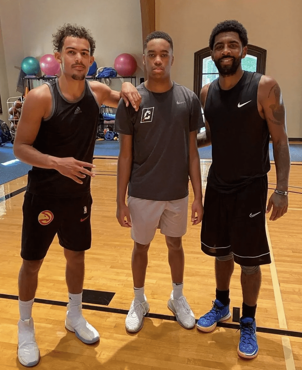 中国女足出战英格兰女足名单：王霜、吴海燕领衔，张琳艳在列（中国女足战英格兰名单公布：王霜、吴海燕领衔，张琳艳入选）